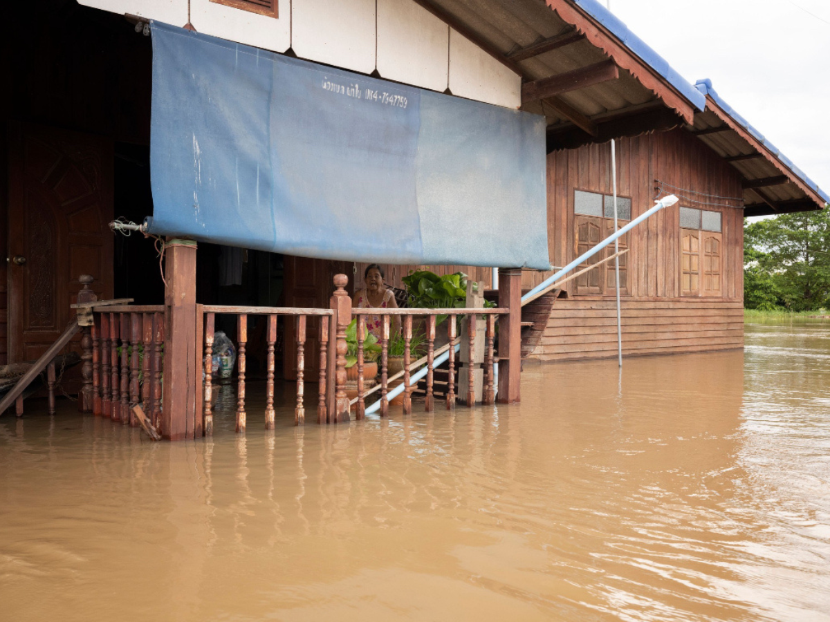 ปันน้ำใจ สู้ภัยน้ำท่วม